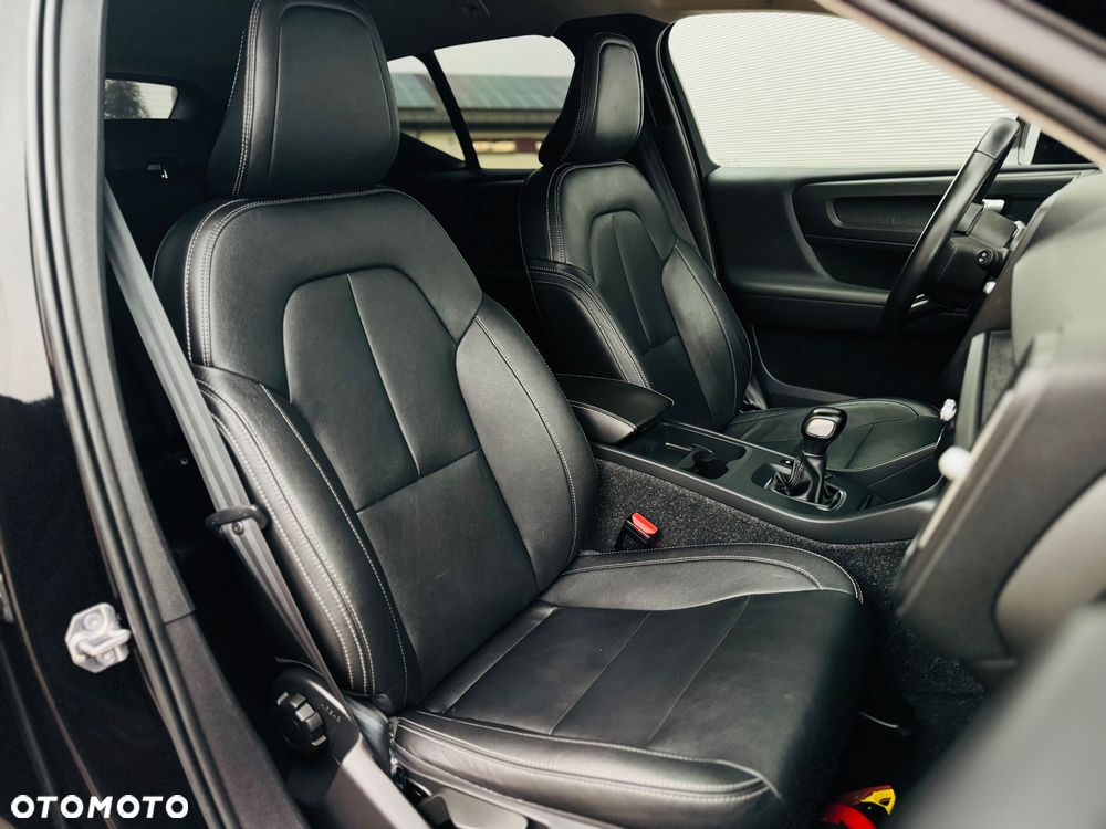 Volvo XC 40 D3 Momentum Pro - 33