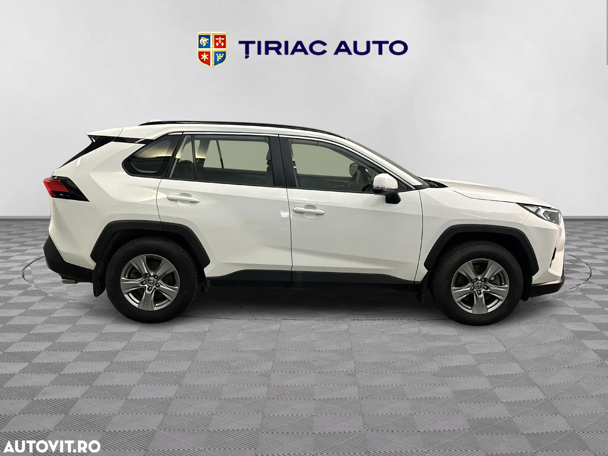 Toyota RAV4 - 6
