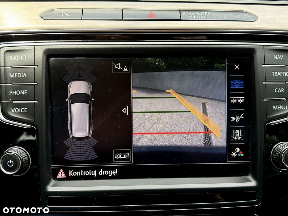 Volkswagen Passat - 19
