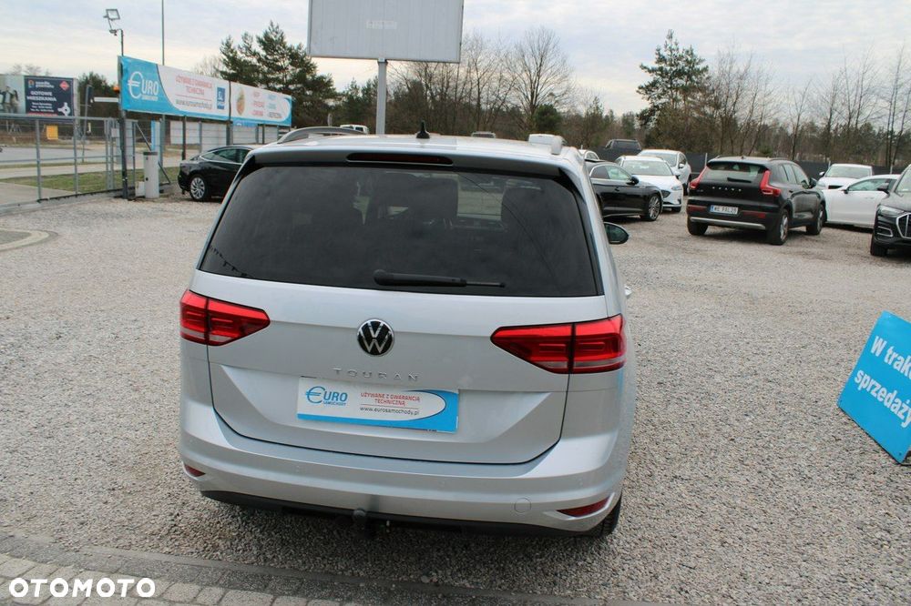 Volkswagen Touran - 8