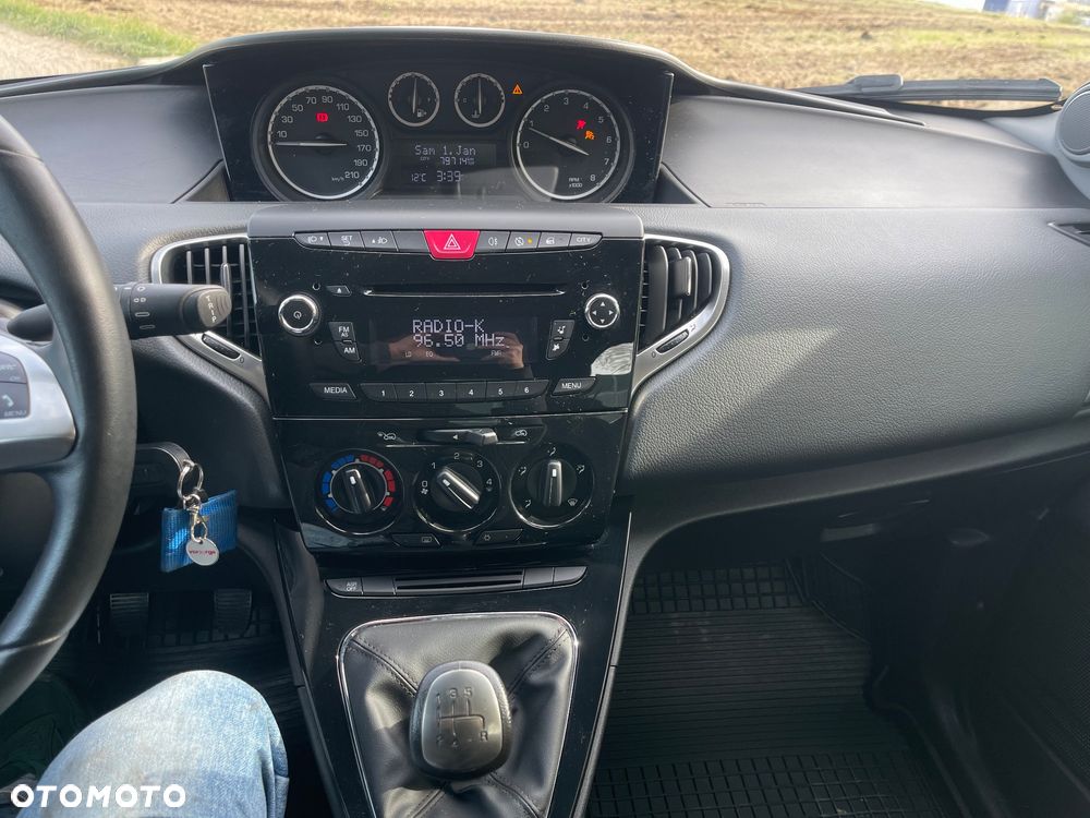 Lancia Ypsilon Y 1.2 8v Platinum - 17