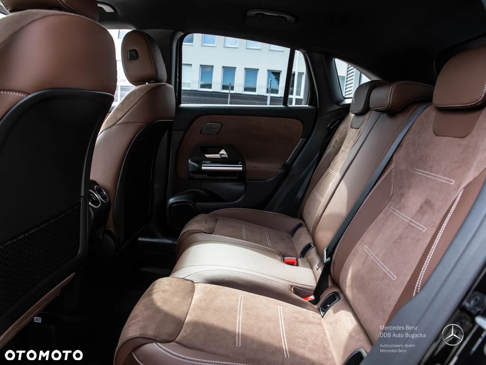 Mercedes-Benz GLA 250 e PHEV AMG Line 8G-DCT - 12