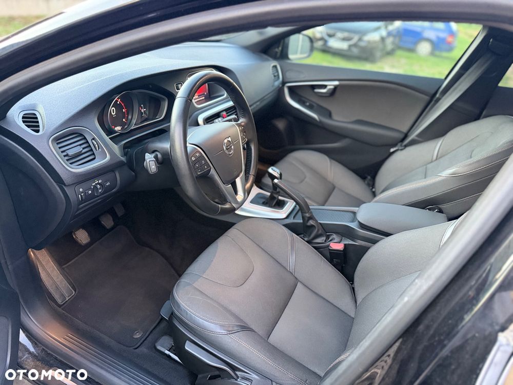 Volvo V40 D3 Drive-E Ocean Race - 32
