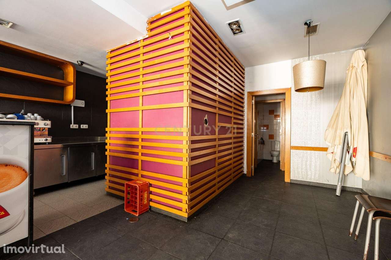 Loja, 83 m², Camarate, Unhos e Apelação - Grande imagem: 4/9