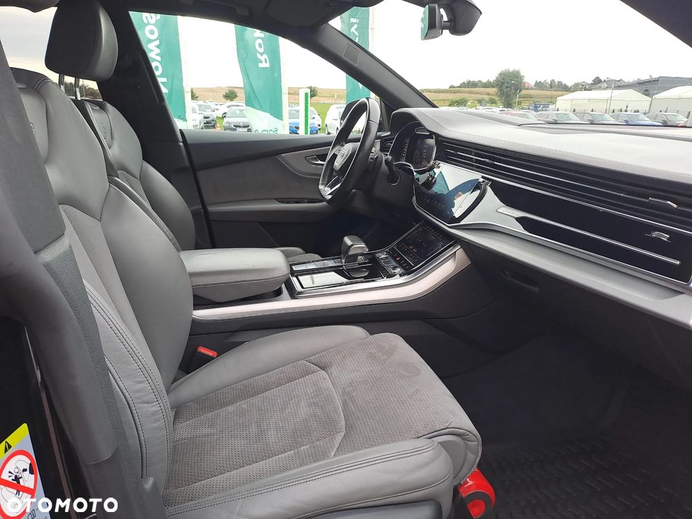Audi Q8 - 10