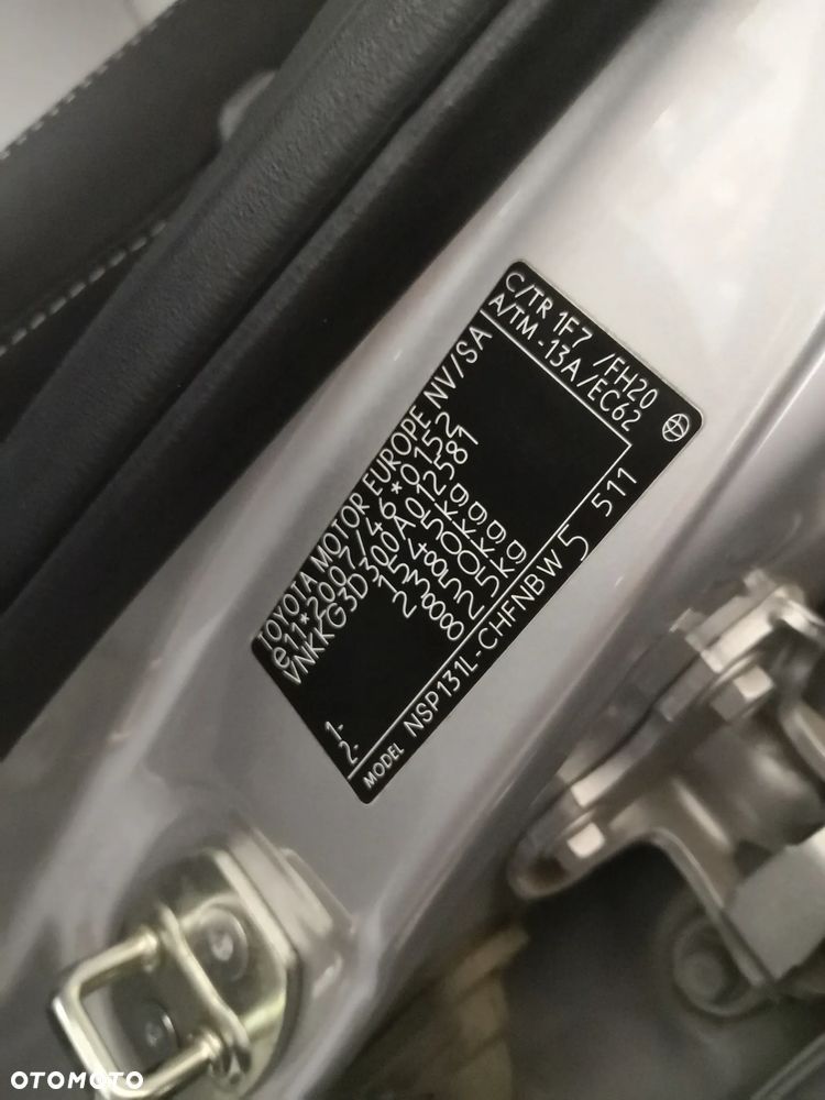 Toyota Yaris 1.5 Premium - 21