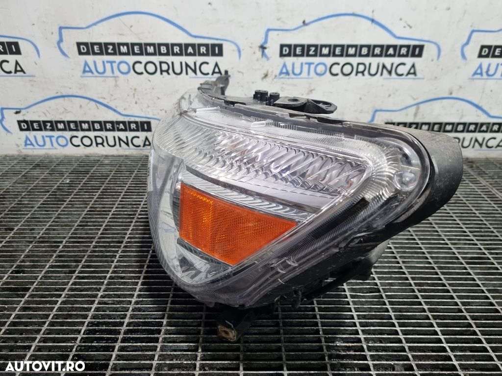 Far Stanga Mitsubishi ASX Facelift 2012 2012 - 2016 SUV 4 Usi (1259) Cu lupă - 3
