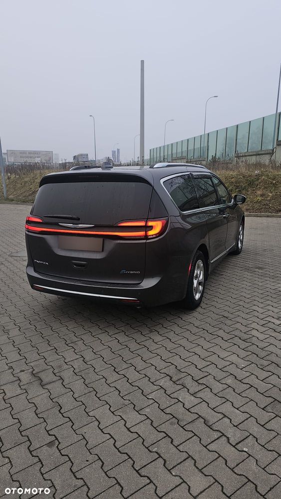 Chrysler Pacifica - 4