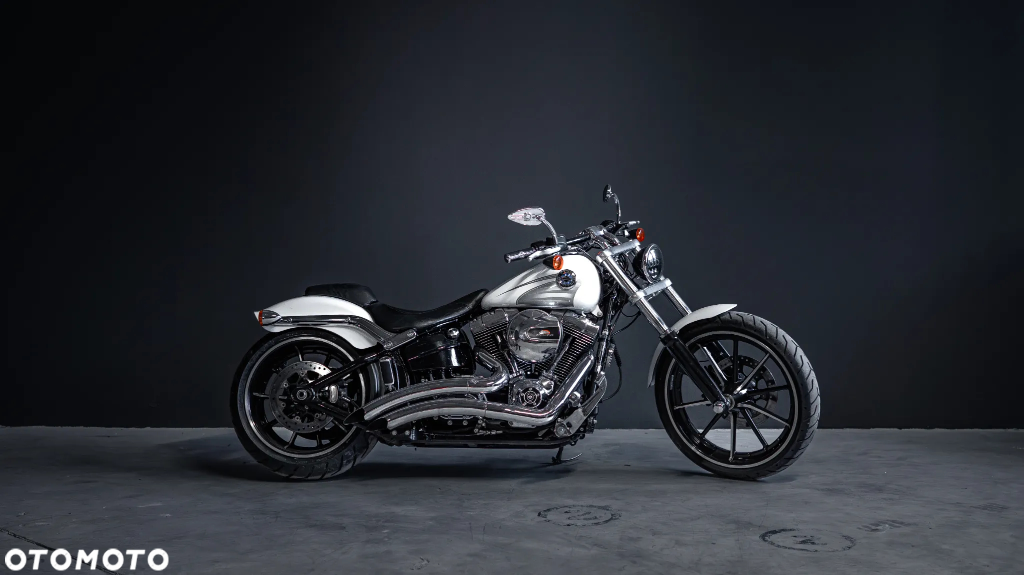 Harley-Davidson Softail Breakout - 3