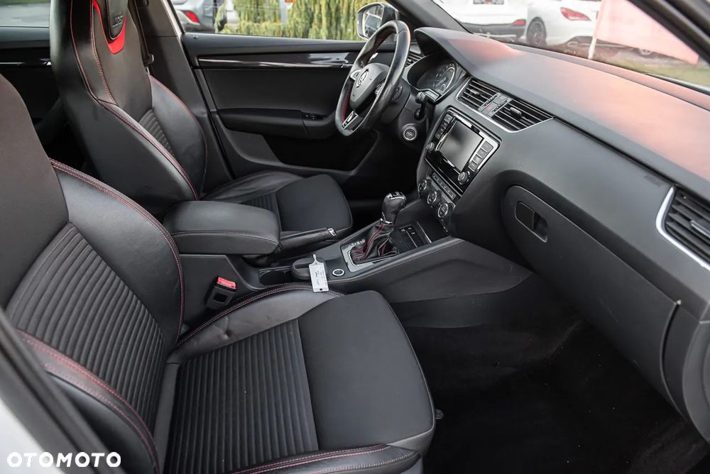 Skoda Octavia 2.0 TDI 4x4 Edition DSG - 20