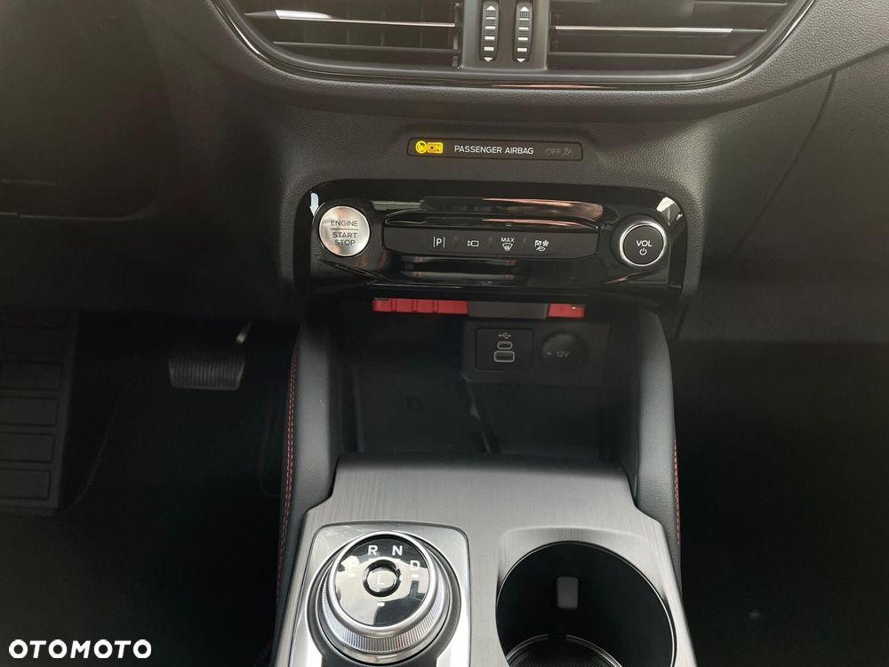 Ford Kuga - 24