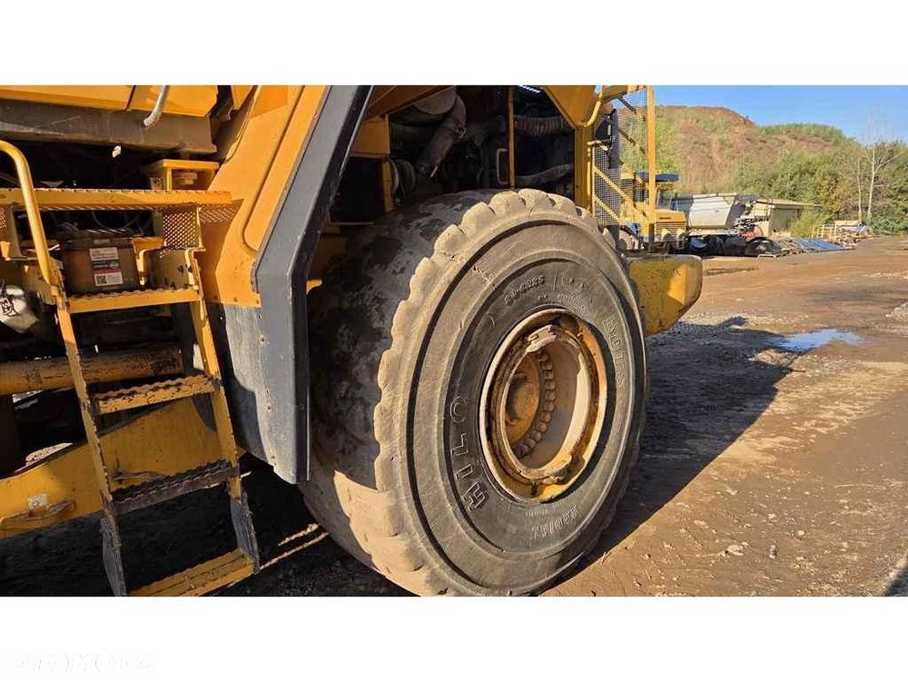 Volvo L220 - 17