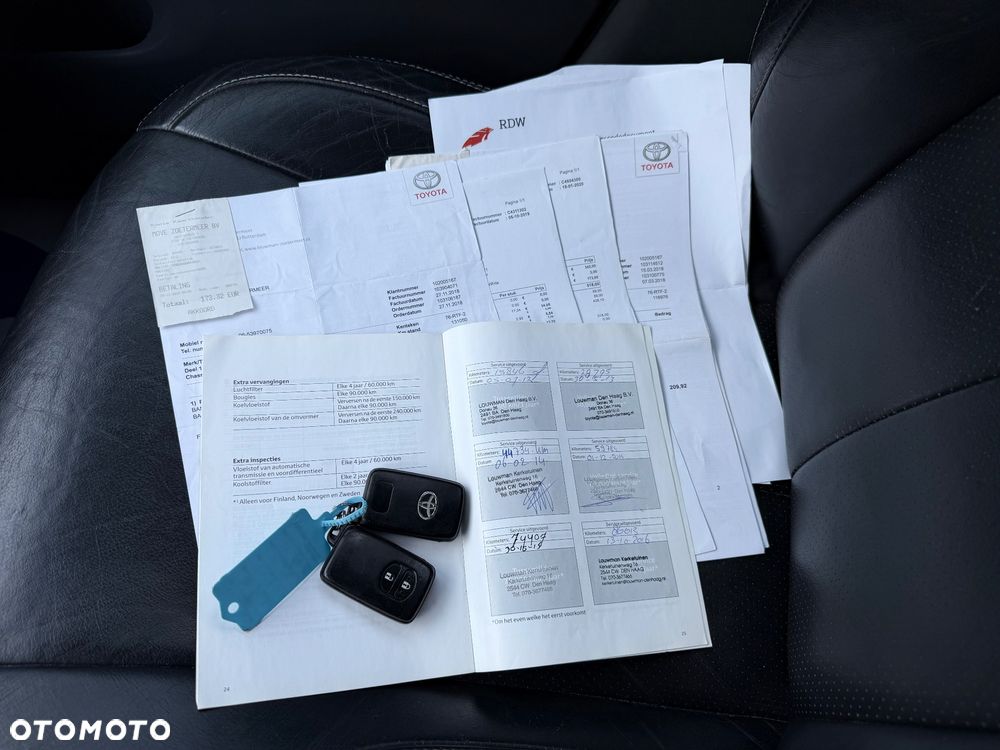 Toyota Prius 1.8 HSD Premium - 27