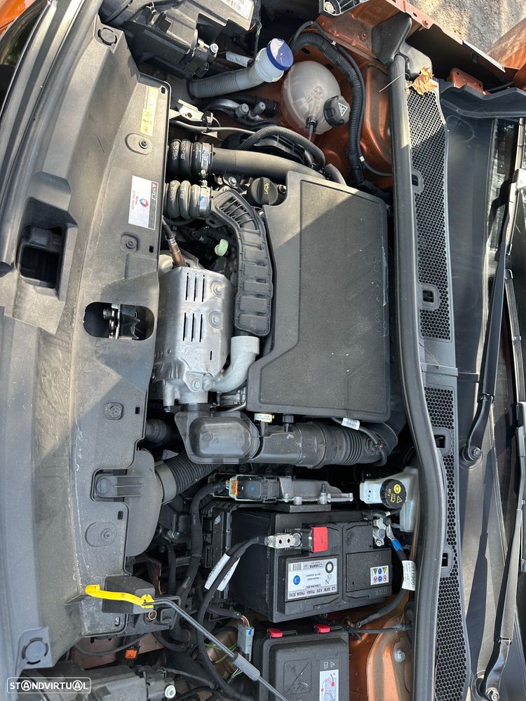 Peugeot 2008 PureTech 130 EAT8 Allure - 32