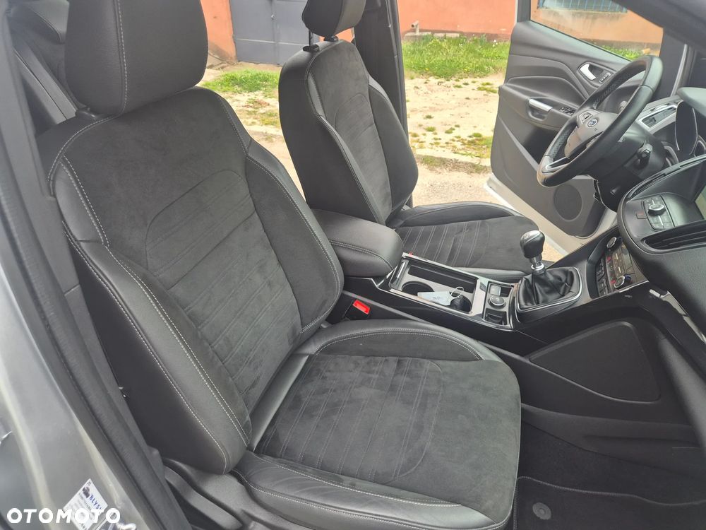 Ford Kuga 1.5 EcoBoost 2x4 ST-Line - 14