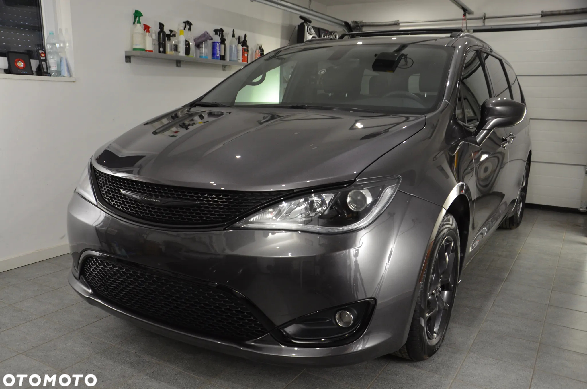 Chrysler Pacifica - 37