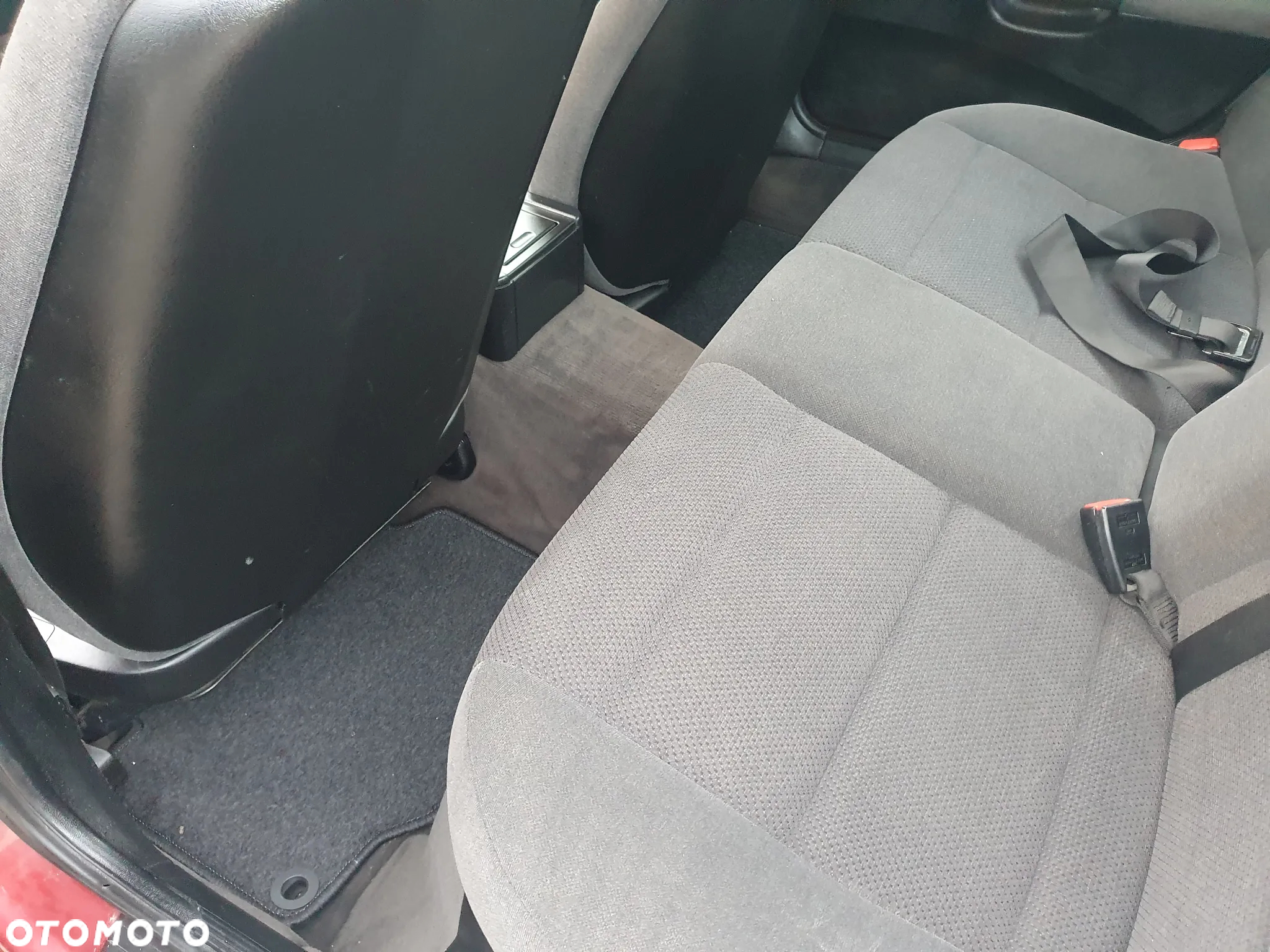 BMW Seria 3 318i - 22