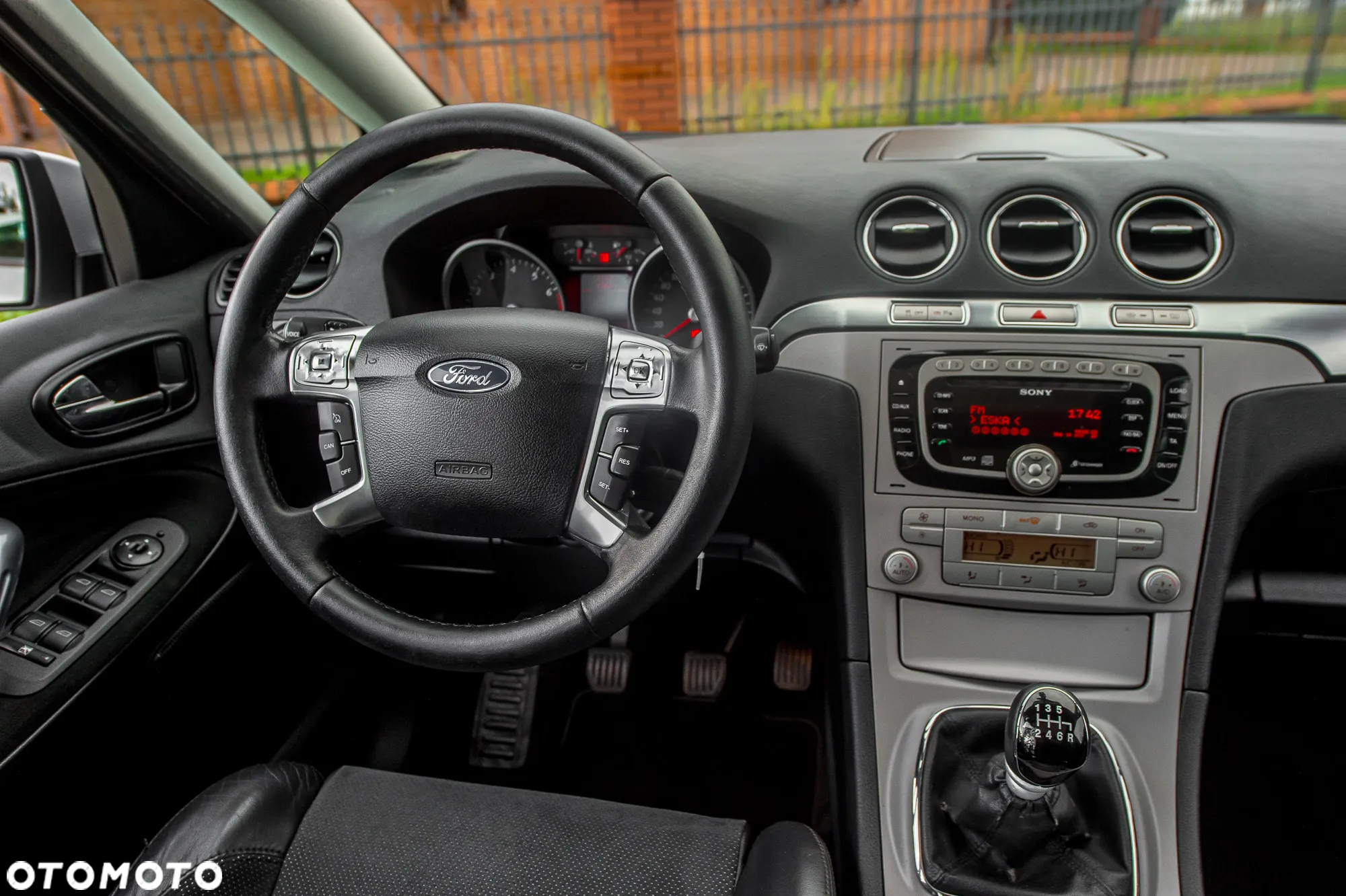Ford S-Max 2.5 Titanium - 25