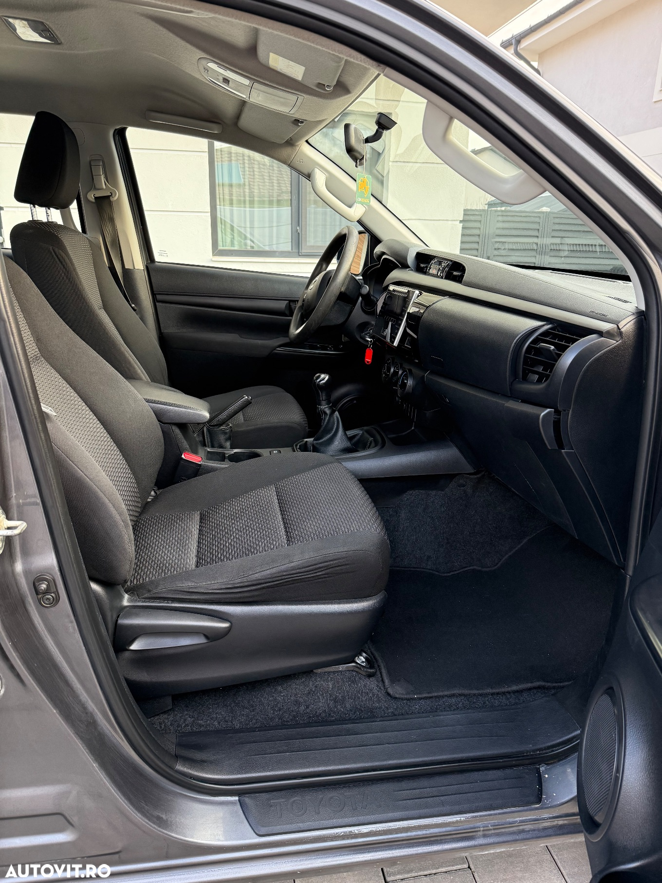 Toyota Hilux 2.4D 150CP 4x4 Double Cab 6MT Comfort - 17