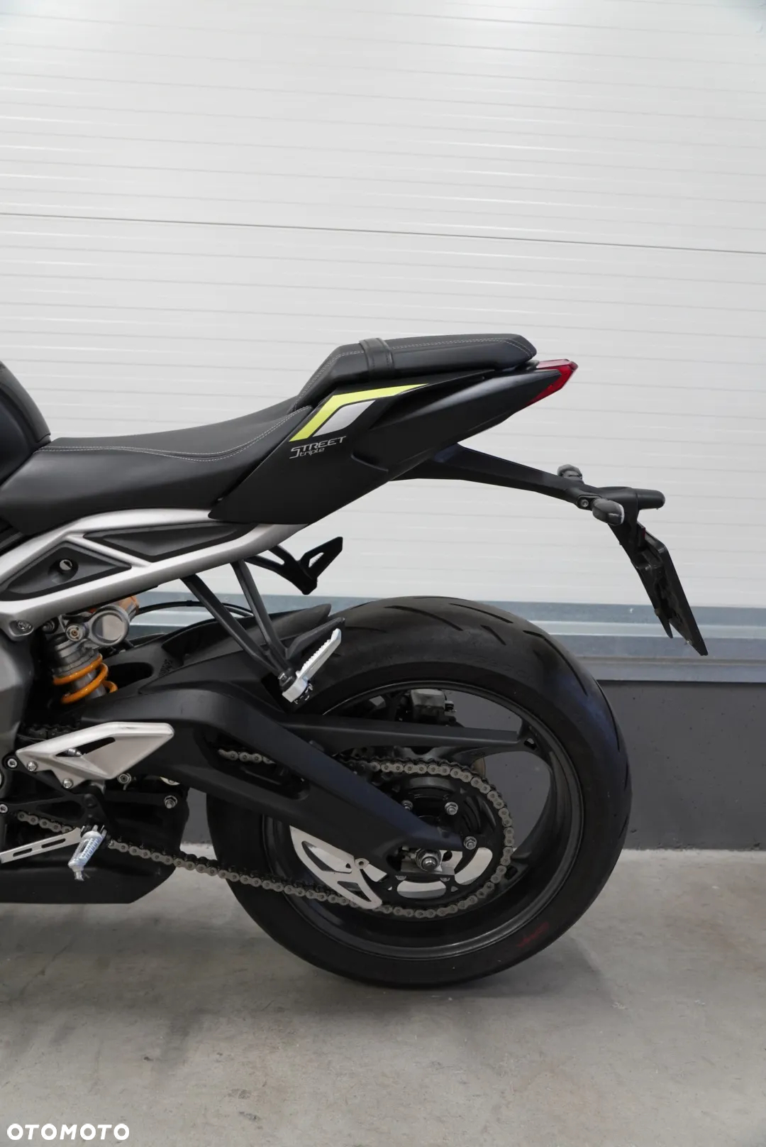 Triumph Street Triple - 8