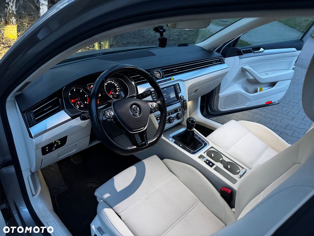 Volkswagen Passat 2.0 TDI BMT Comfortline - 9