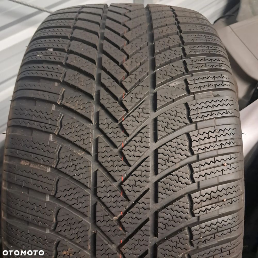 Opona pojedyncza Bridgestone Blizzak LM005 275/40/18 275/40R18