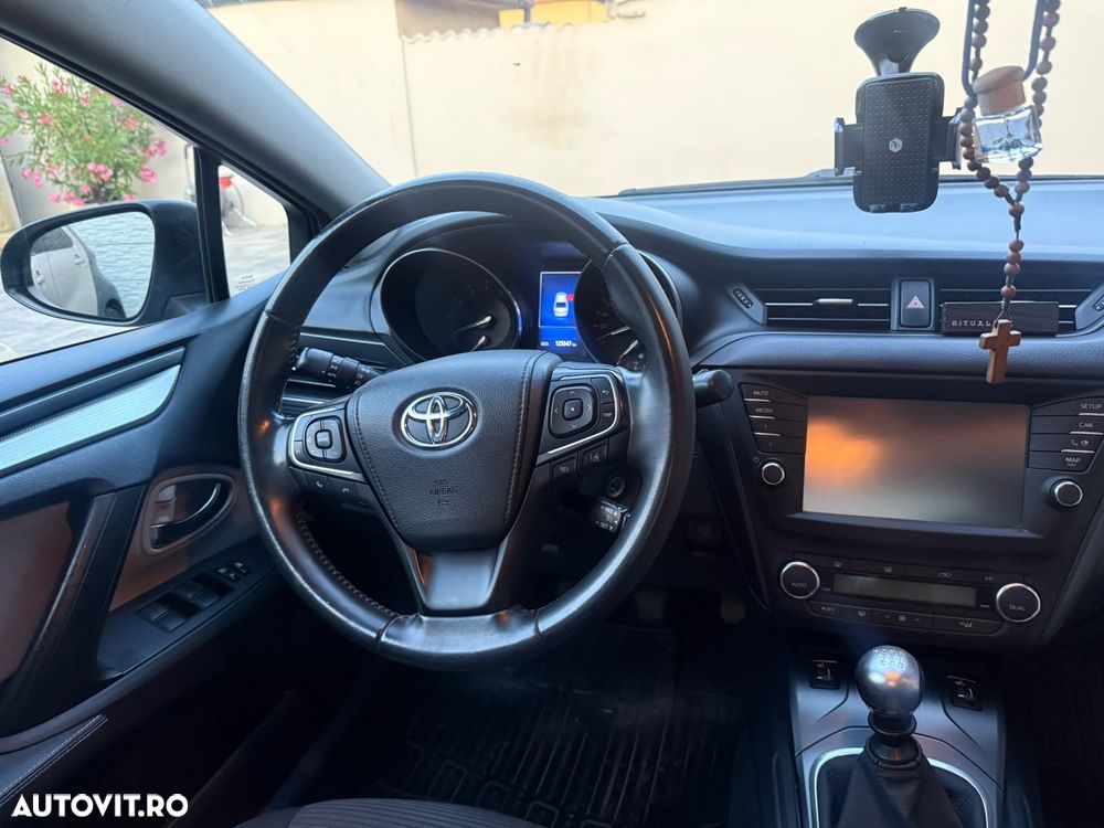 Toyota Avensis 1.8 Executive - 7