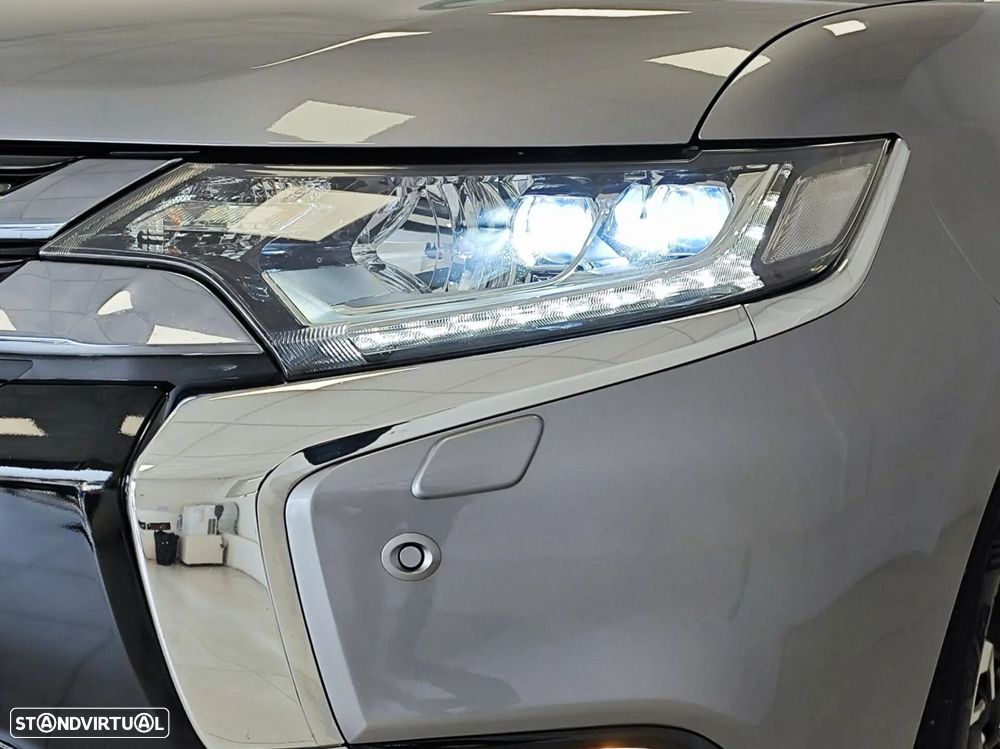 Mitsubishi Outlander - 16