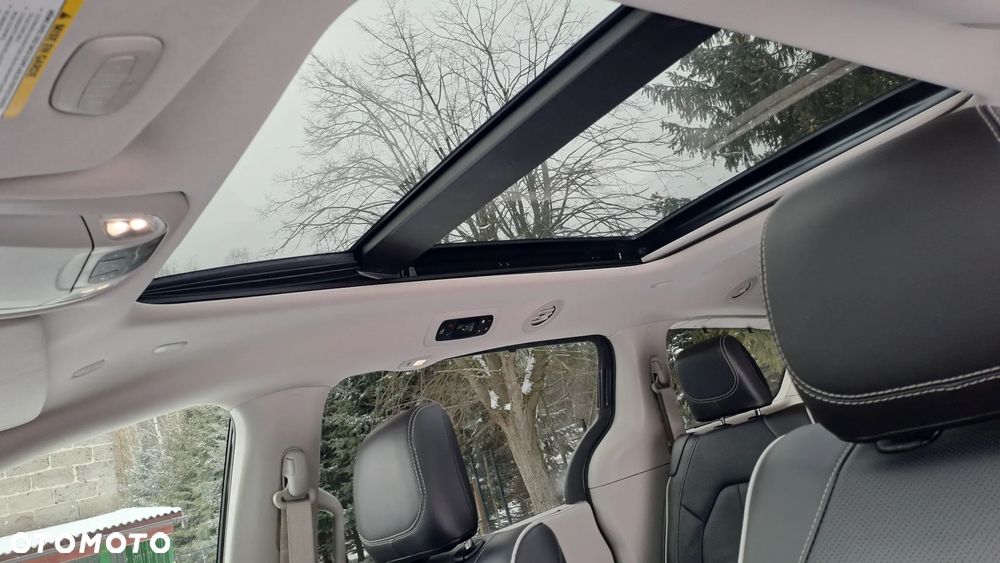 Chrysler Pacifica - 17