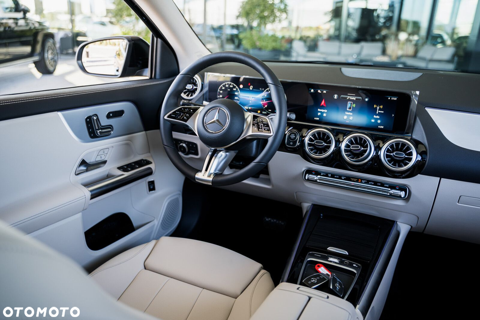 Mercedes-Benz GLA - 18