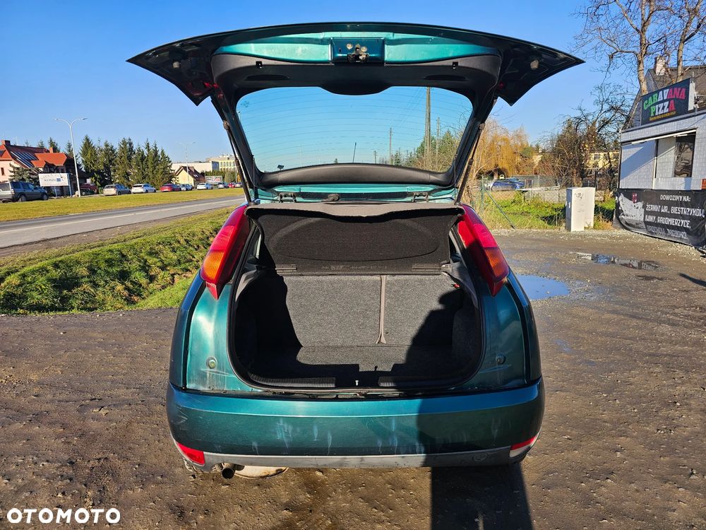 Ford Focus 1.6 Ambiente - 19