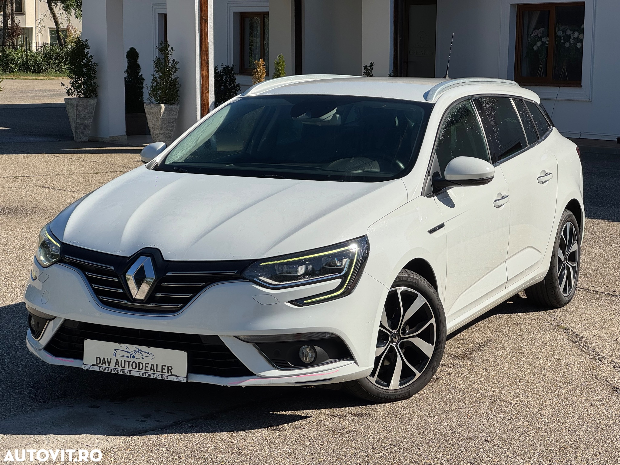 Renault Megane BLUE dCi 115 EDC BOSE EDITION - 2