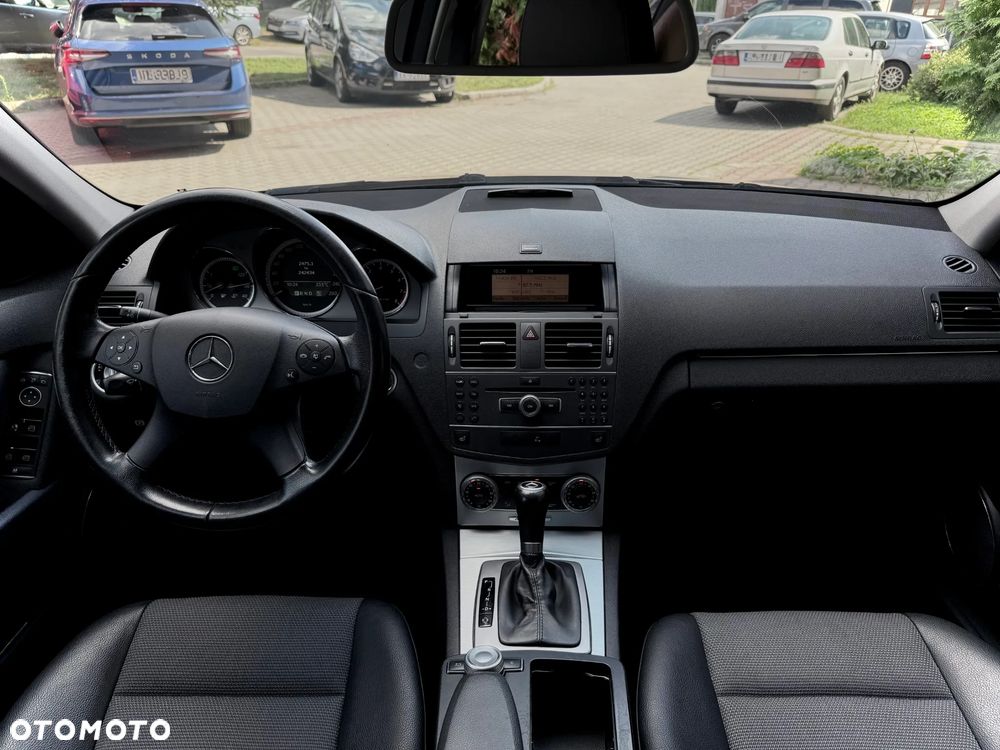 Mercedes-Benz Klasa C 180 CGI Automatik BlueEFFICIENCY Avantgarde - 10