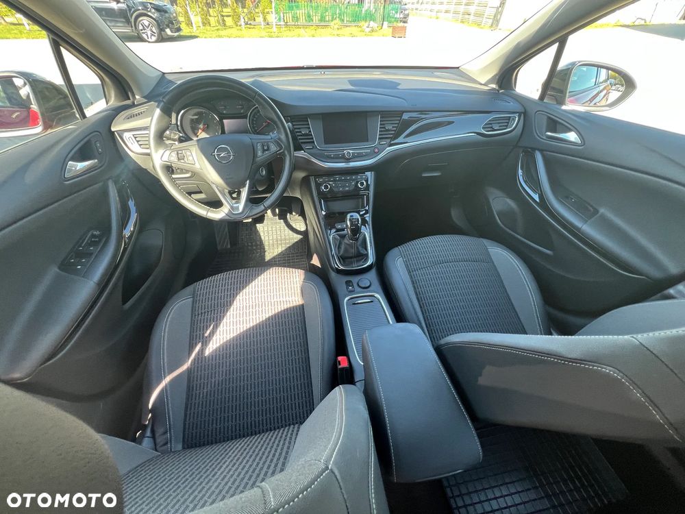 Opel Astra 1.2 Turbo Start/Stop Design&Tech - 11