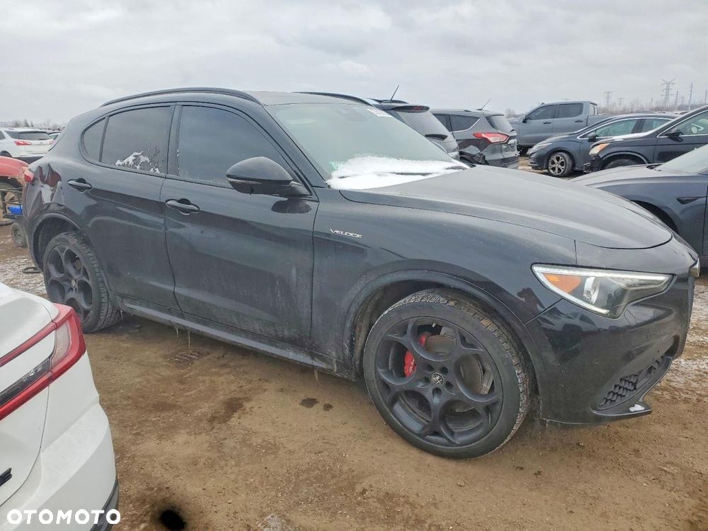 Alfa Romeo Stelvio 2.0 Turbo 16V AT8-Q4 Veloce Ti - 3