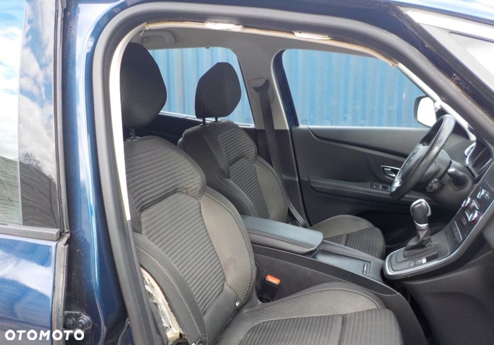Renault Grand Scenic - 17