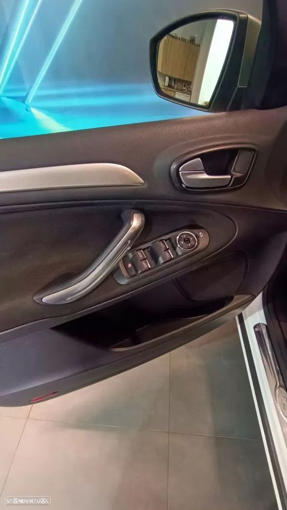Ford S-Max 2.0 TDCi Trend 7L - 28