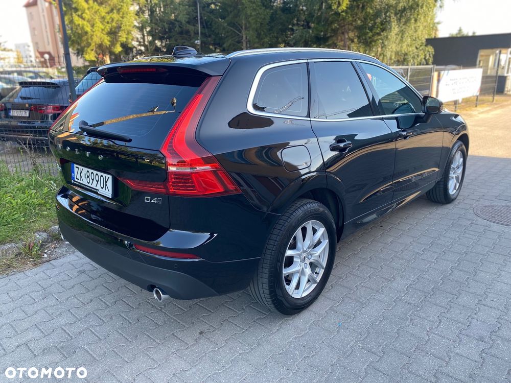 Volvo XC 60 D4 AWD Momentum - 4