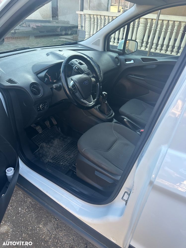 Ford Transit Courier - 3