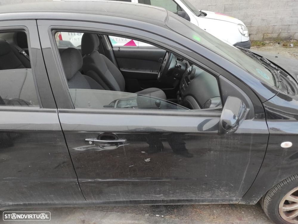 PORTA FRENTE DIREITA CHEVROLET AVEO BERLINA - 1