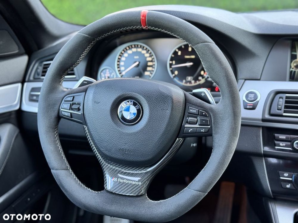 BMW Seria 5 M550d xDrive - 34