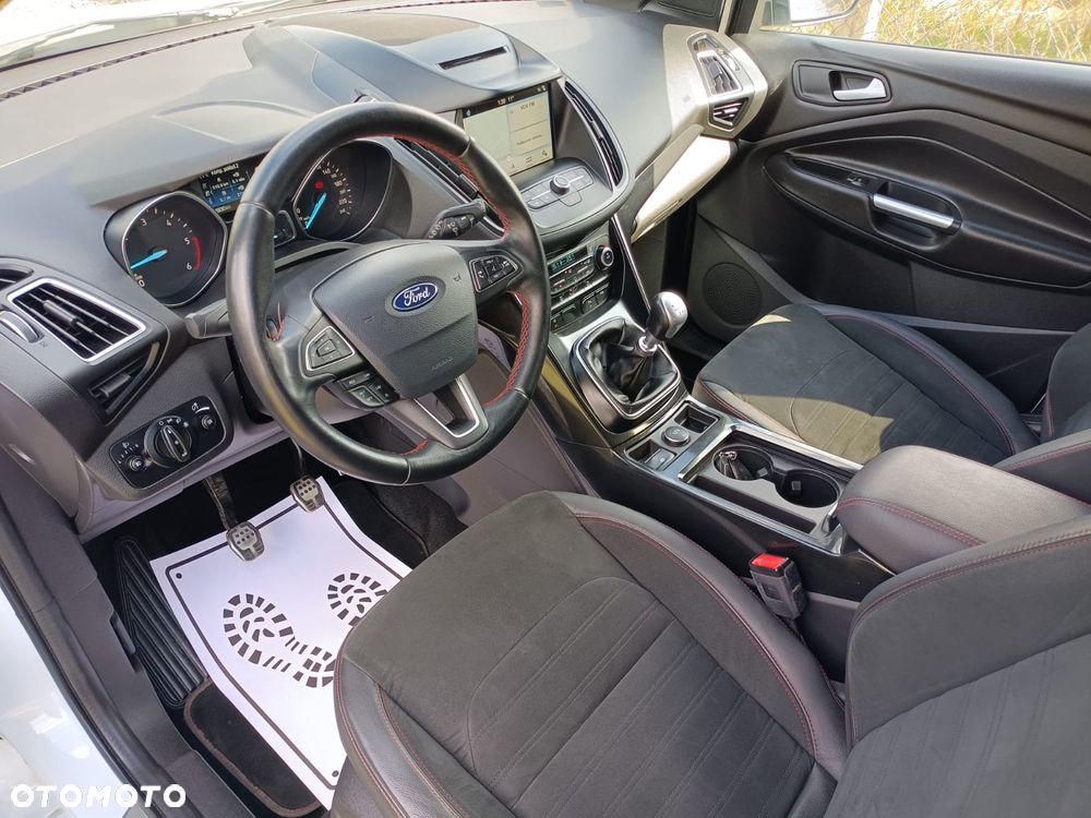 Ford Kuga 2.0 TDCi 4x2 ST-Line - 17