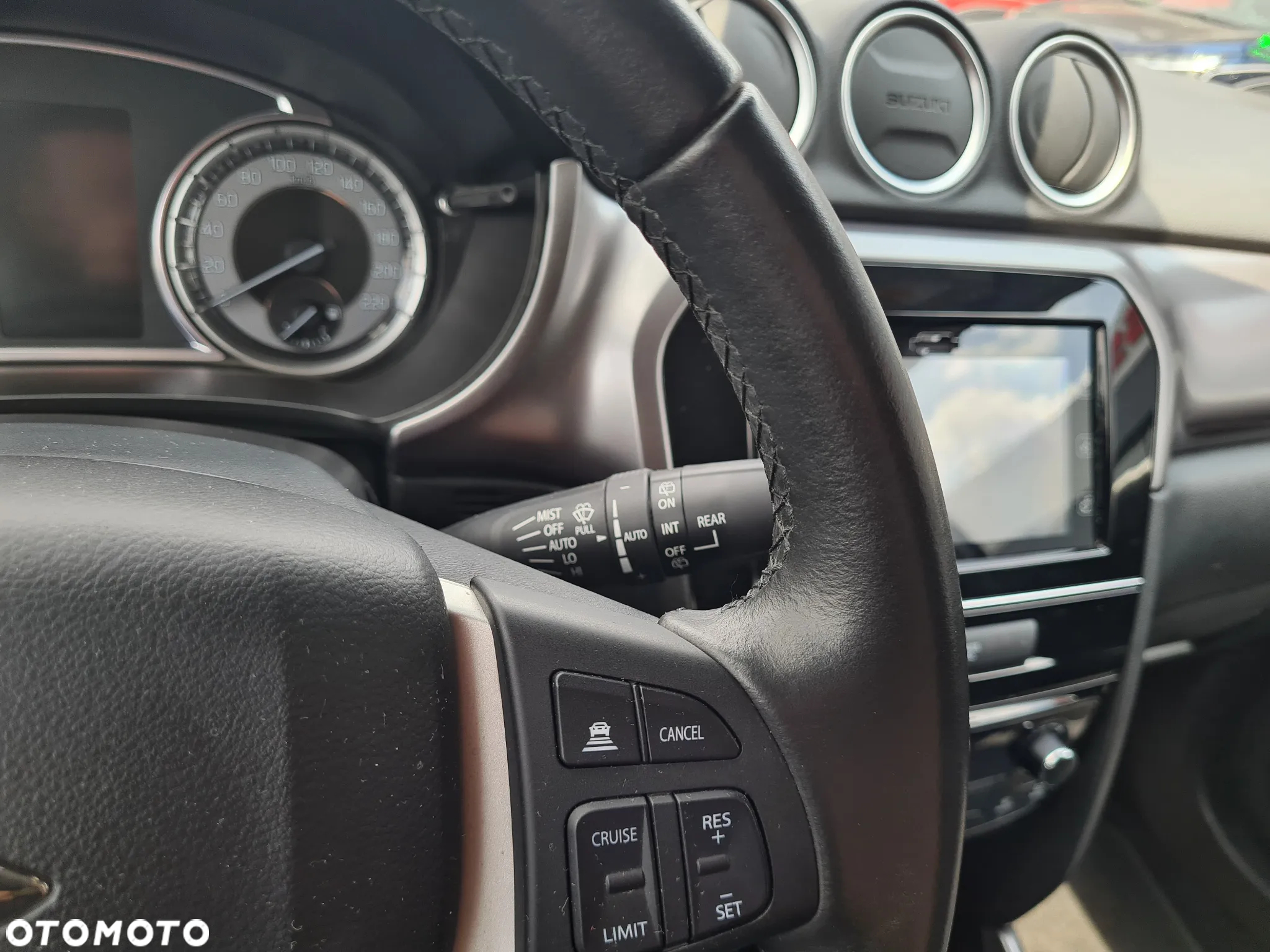 Suzuki Vitara 1.4 Boosterjet Premium 2WD - 14