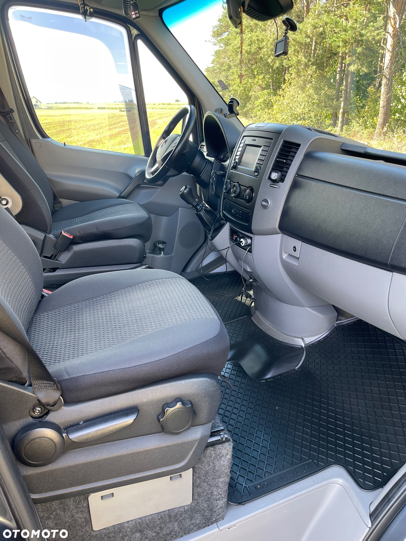 Mercedes-Benz Sprinter 319 - 8