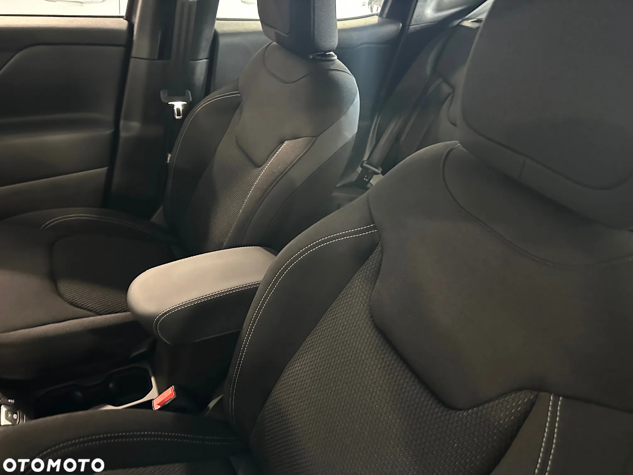 Jeep Renegade 1.5 T4 mHEV Limited FWD S&S DCT - 8