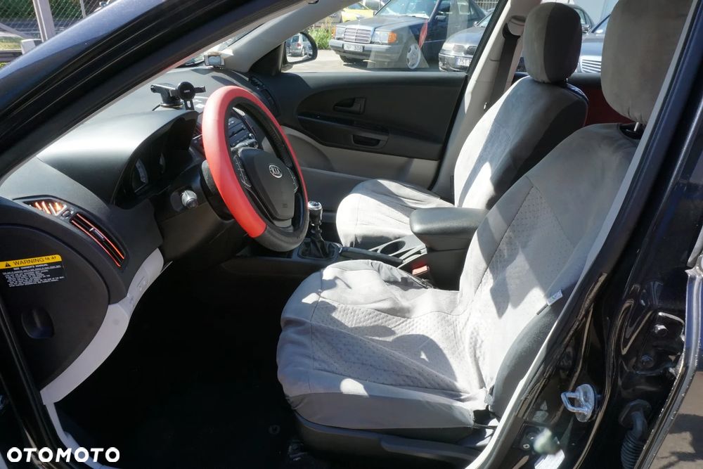 Kia Ceed - 7