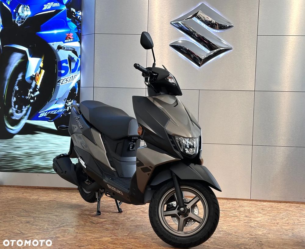 Suzuki Avenis - 1
