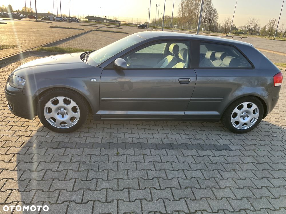 Audi A3 3-drzwiowe 1.6 Attraction - 9
