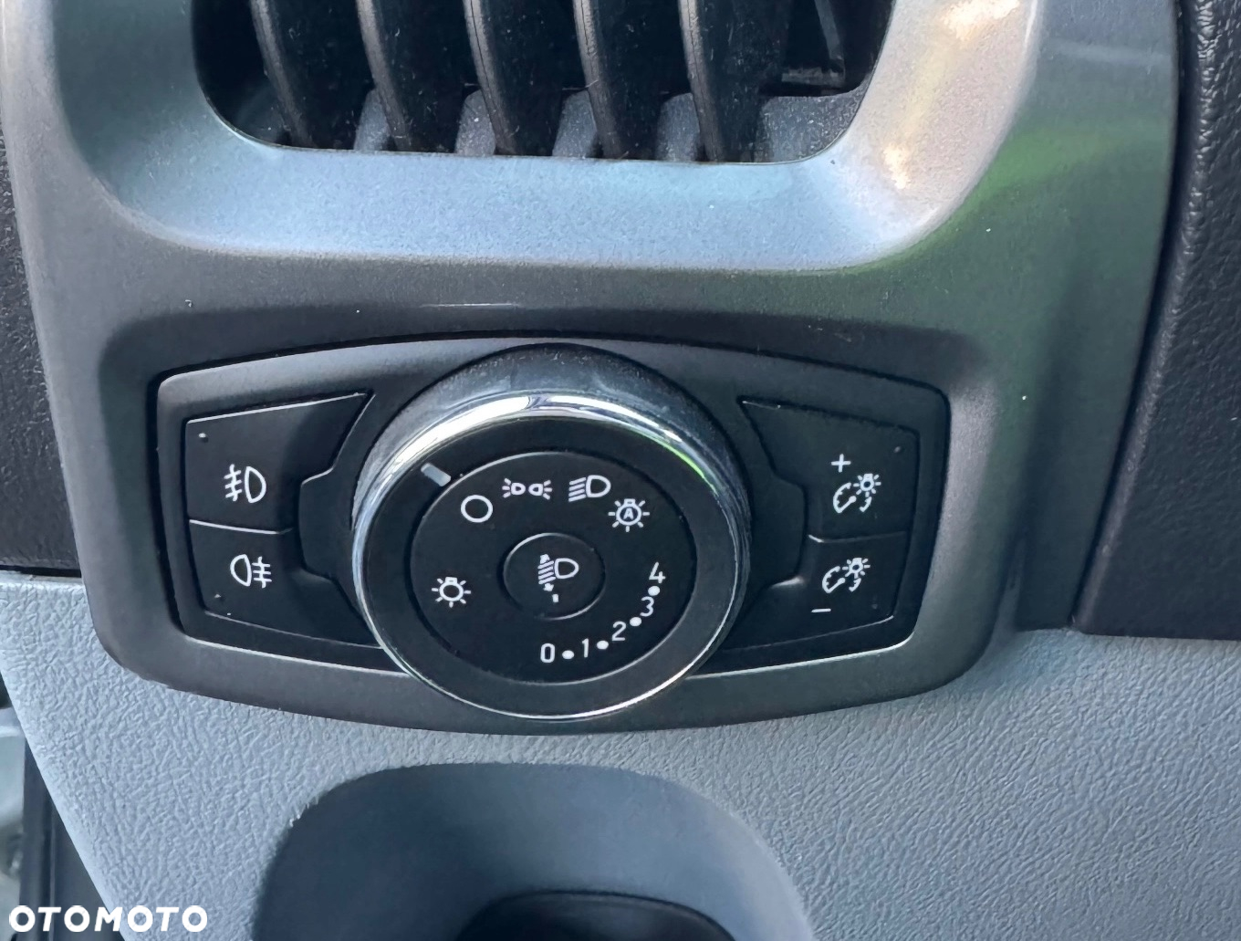 Ford Transit Custom - 13