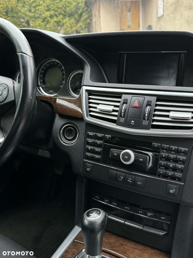 Mercedes-Benz Klasa E 200 CGI BlueEffICIENCY - 9
